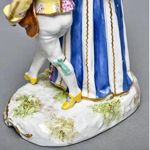 Коллекционная Фарфоровая статуэтка «Пара на Карнавале», Edme Samson Франция, 1940 - 1969 годы. 