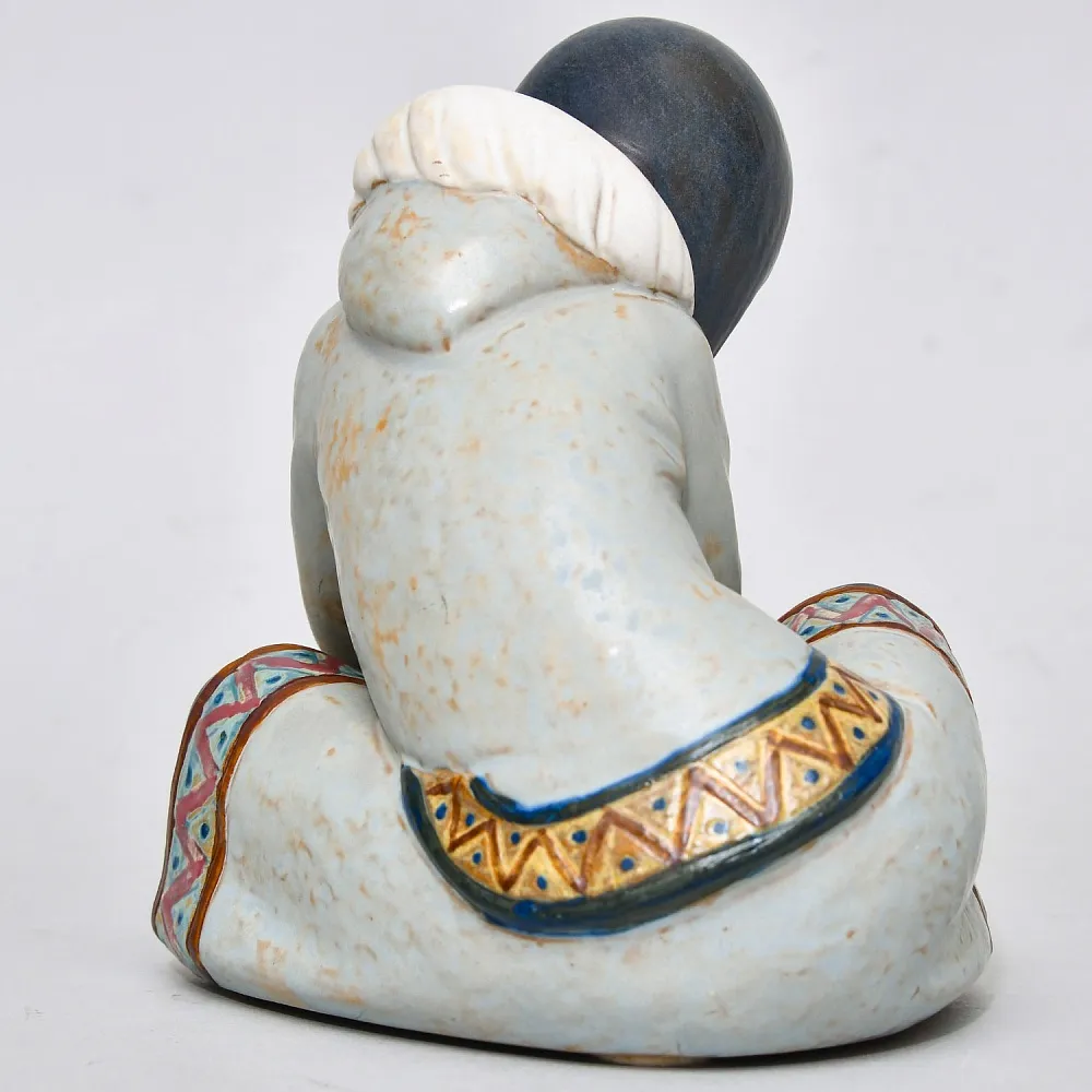 Фарфоровая Статуэтка  «Эскимос девочка - замерзла», Грес Lladro, Испания - 1985 год.