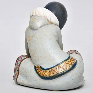 Фарфоровая Статуэтка  «Эскимос девочка - замерзла», Грес Lladro, Испания - 1985 год.