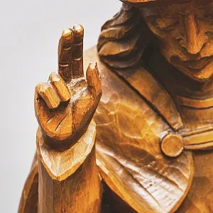 Большая Коллекционная Деревянная статуэтка «Охотник с Оленем», Германия середина ХХ века.