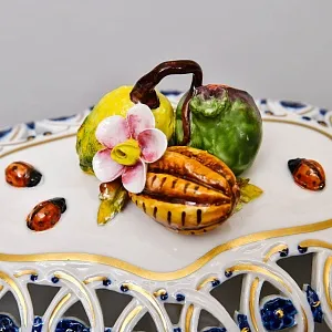 Сухарница - Конфетница - Шкатулка с крышкой «Дары лета», Фарфор Giulia Mangani Италия, 70-е годы.