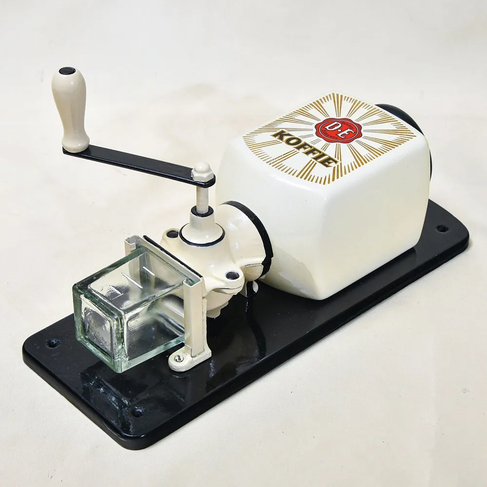 Винтажная Настенная Ручная Кофемолка «Чёрный Кофе», Голландия PeDe, середина ХХ века.