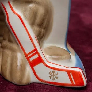 Фарфоровая Статуэтка «Хоккеист - Вратарь», ЗКХ Полонное, СССР 60-70 годы.