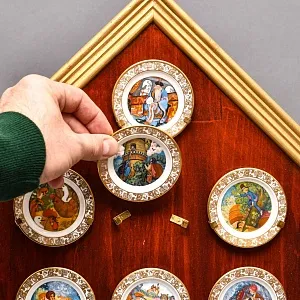 Набор Фарфоровых тарелок «Сказочный домик», The FRANKLIN Porcelain США - 1979 год.