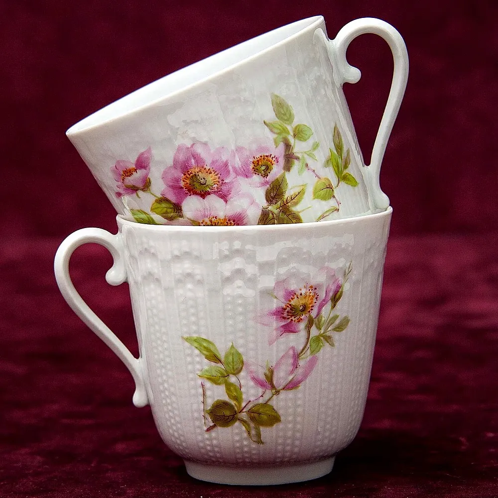 Чайно-кофейный Фарфоровый набор «Тет-а-Тет» из серии «Шиповник», Limoges Франция -1979 год.