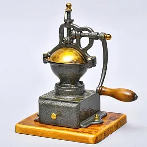 Антикварная Ручная Механическая Кофемолка - Мельница PEUGEOT, Франция начало ХХ века.