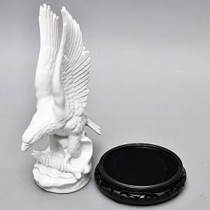 Коллекционная Фарфоровая Статуэтка «Птица. Орел с рыбой», Unterweisbach Германия, 1958 - 1976 годы. 