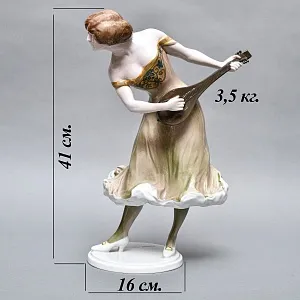 Антикварная Фарфоровая статуэтка «Карнавал. Девушка с лютней», Rosenthal Германия - 1914 год. 