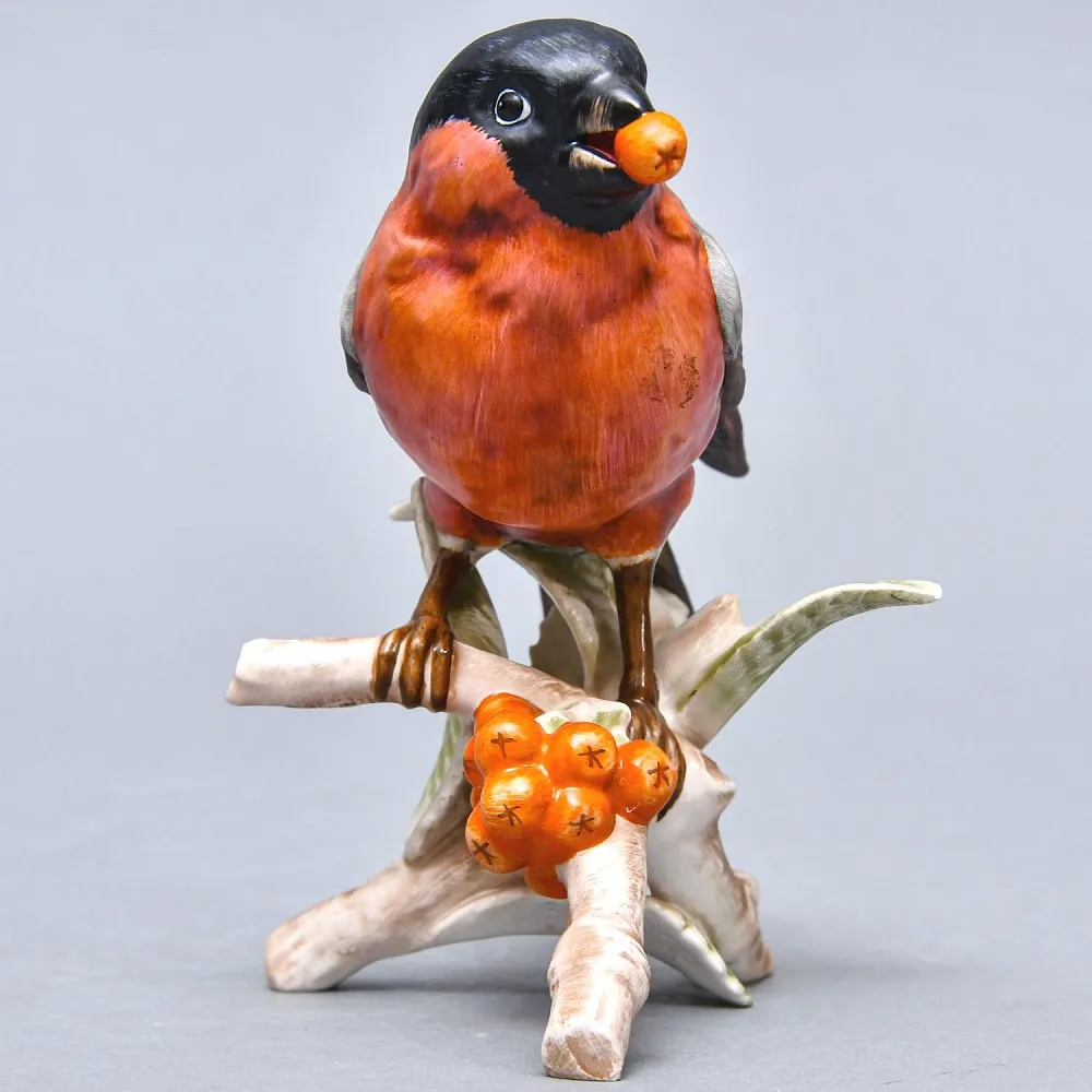 Коллекционная Фарфоровая Статуэтка «Птица - Снегирь с Рябиной», Goebel Германия -1979 год.