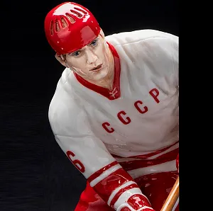 Коллекционная Авторская Статуэтка «Хоккеист СССР – Владимир Петров №16», фарфор, Россия.