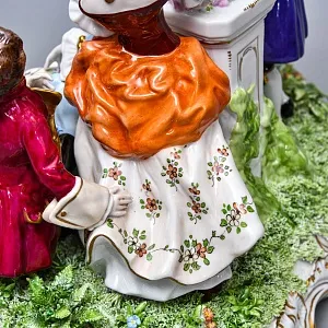 Коллекционная Фарфоровая статуэтка «ГАЛАНТНАЯ ПРОГУЛКА», Scheibe-Alsbach Германия, середина ХХ века. 