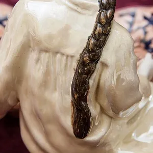 Коллекционная статуэтка - мелочевница «Киргизка с ковром», Фаянс ЗиК Конаково СССР, 1957 год. 