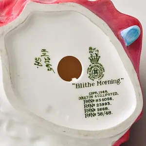 Коллекционная Фарфоровая статуэтка «Прекрасное Утро. Девушка со шляпой», Royal Doulton Англия.