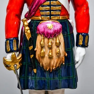 Коллекционная Фарфоровая статуэтка «Солдаты Британской армии. Черный Дозор», SITZENDORF Германия. 