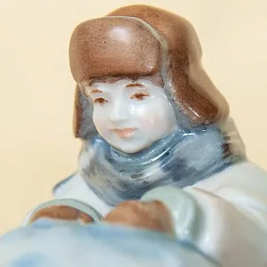 Авторская Коллекционная Фарфоровая Статуэтка «Снежный Ком», Дулёво Россия.