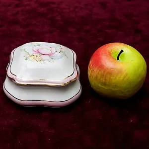 Квадратная Фарфоровая Шкатулка «Цветочная Нежность Лимож Limoges Франция.
