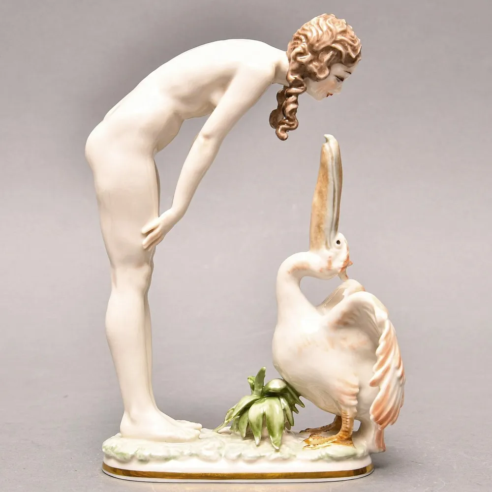 Коллекционная статуэтка «Девушка и Пеликан», Фарфор Hutschenreuther Германия, 1955 - 1968 годы.