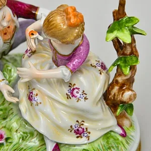 Коллекционная Фарфоровая статуэтка «Дети, Первое свидание», Unterweissbach Германия, 1958 - 1976 годы.