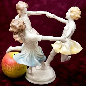 Фарфоровая Статуэтка «Майский Танец», Hutschenreuther, Германия -1955-1968 годы.