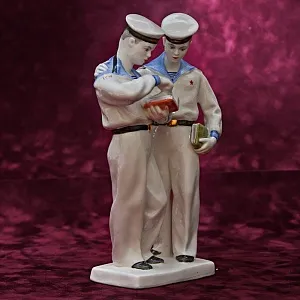 Знаковая Советская Фарфоровая Статуэтка «Нахимовцы» ЛФЗ СССР -1950-60 годы.