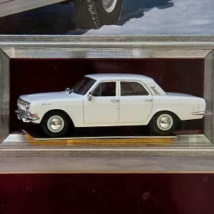 Памятное Подарочное Панно - Картина - Инсталляция «Автомобиль Волга ГАЗ - 24 - СССР». 