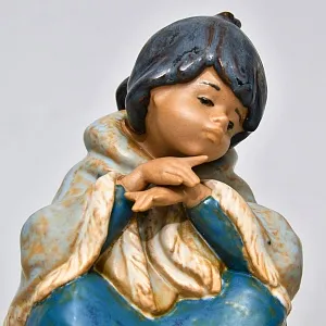 Фарфоровая статуэтка «Мексиканская Девочка с корзиной роз», Lladro серия Грес, Испания.