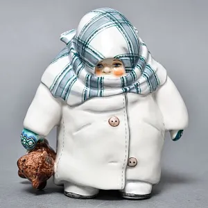 Авторская Коллекционная Фарфоровая Статуэтка «Укутыш - Прогулка с Мишкой», Россия.
