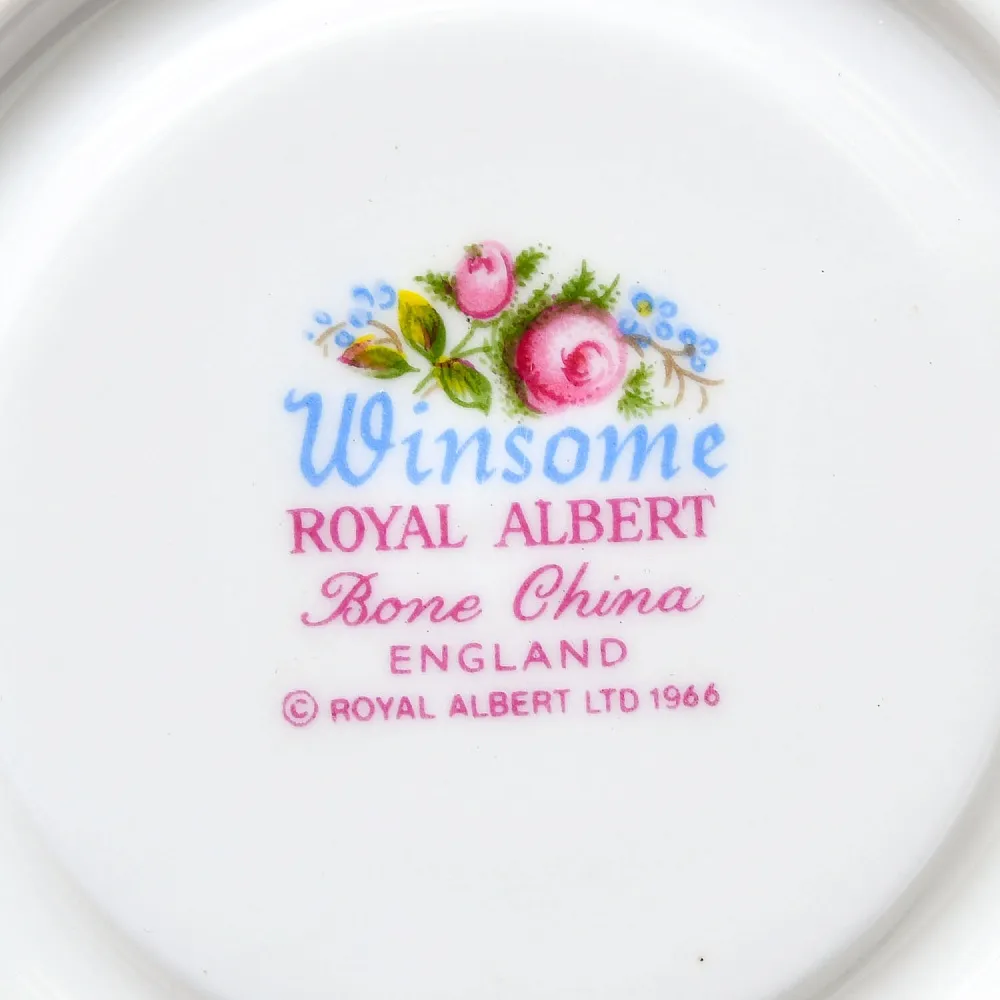 Коллекционная Фарфоровая Кофейная пара «Очарование», ROYAL ALBERT Англия, вторая половина ХХ века.