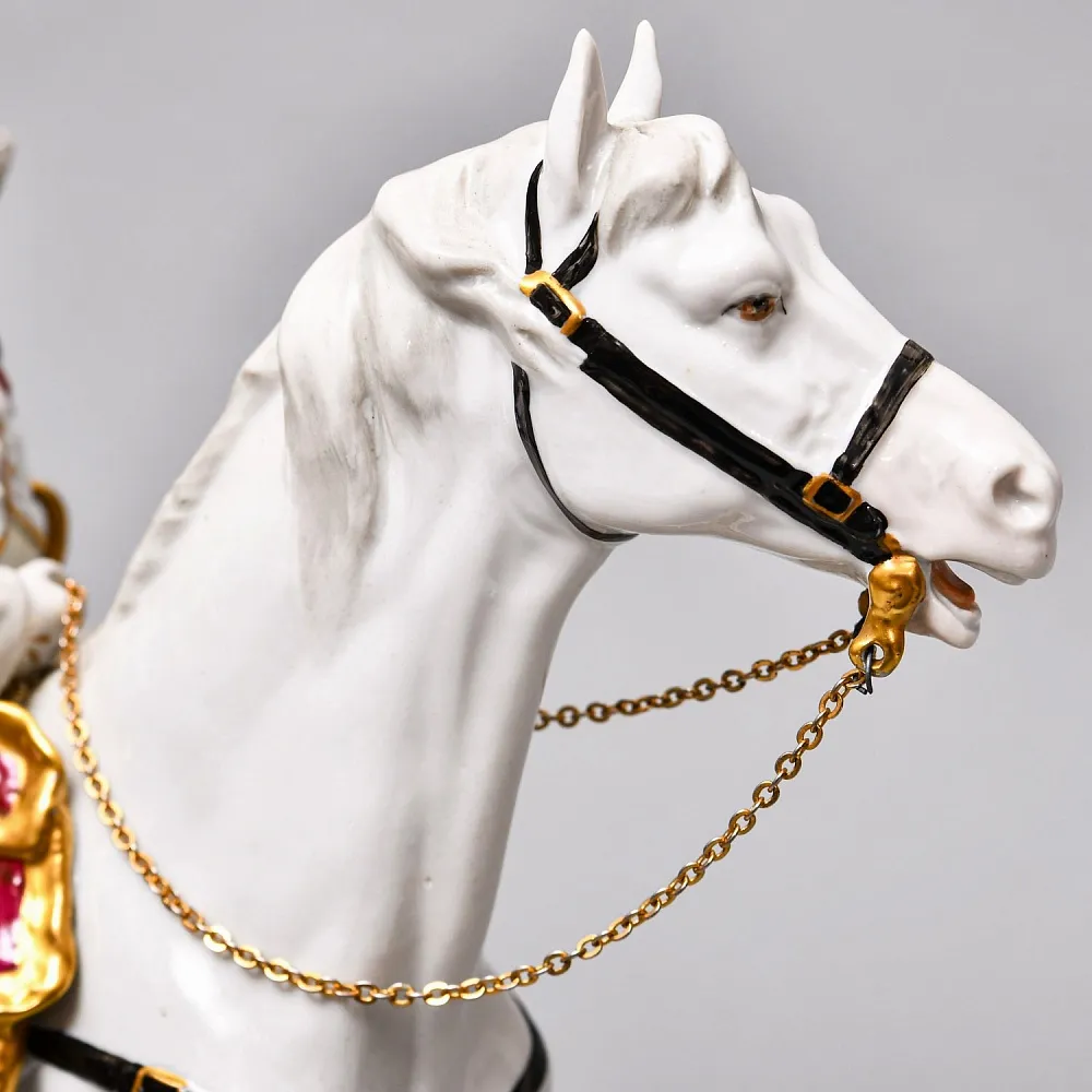 Редкая Коллекционная статуэтка «Наполеон Бонапарт на коне», Фарфор Scheibe - Alsbach Германия.