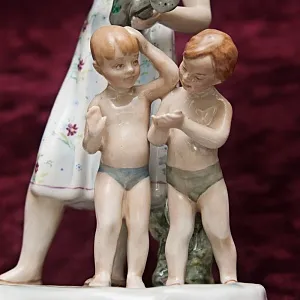 Авторская Фарфоровая Статуэтка «В жаркий полдень», ДФЗ - Дулево, СССР -1962 год. 