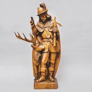 Большая Коллекционная Деревянная статуэтка «Охотник с Оленем», Германия середина ХХ века.