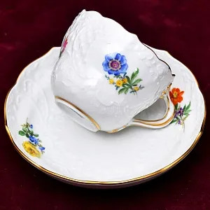 Коллекционая Кофейная пара «Цветочная россыпь», Фарфор MEISSEN Германия, первая половина ХХ века.