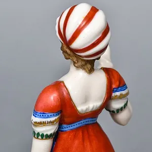 Антикварная статуэтка «Девушка в тюрбане», Фарфор, Dressel, Kister & Cie Германия, 1900 - 1922 годы. 