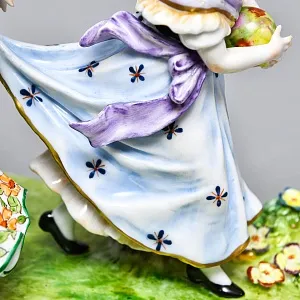 Большая Антикварная Статуэтка «Детские забавы - Ручеек», фарфор Scheibe - Alsbach, Германия.