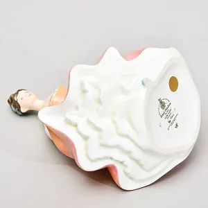 Коллекционная Фарфоровая статуэтка «Прекрасная Леди», Royal Doulton Англия.