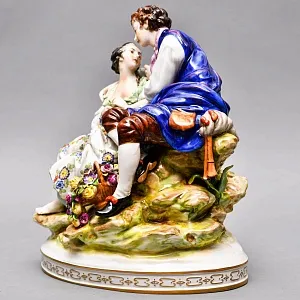 Антикварная Фарфоровая статуэтка «Влюбленные», VOLKSTEDTER Германия, конец ХIX - начало ХХ века.