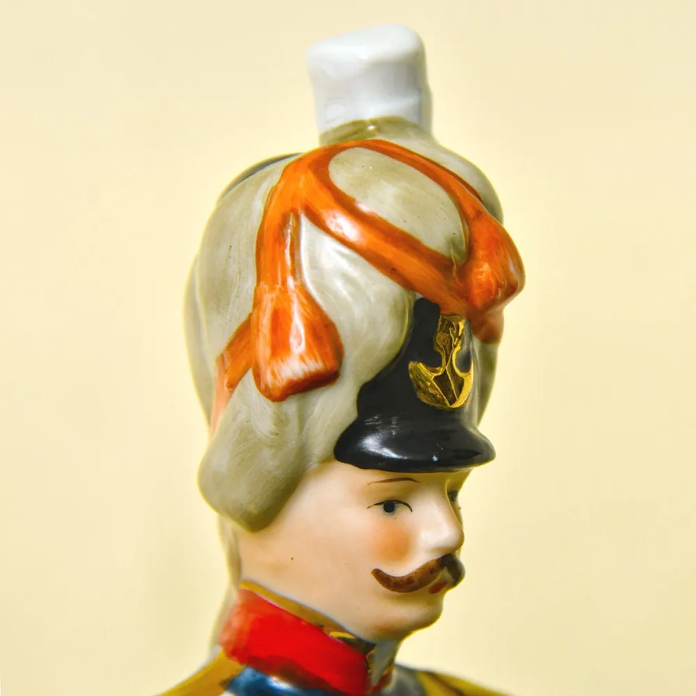 Фарфоровая Cтатуэтка Солдата - «Гренадёр Охраны» из серии «Армия Наполеона», Германия - 60-е гг.