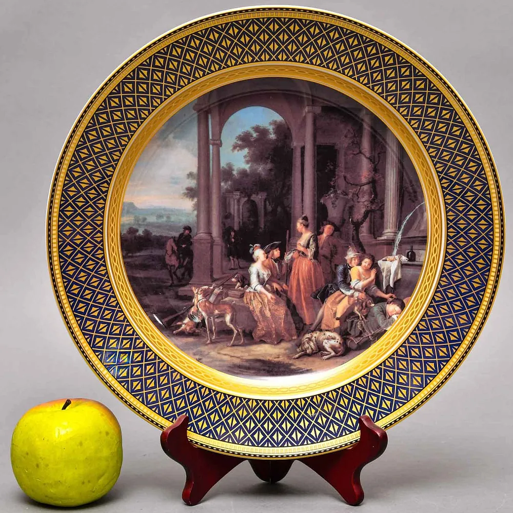 Большое Коллекционное Блюдо - Тарелка «Отдых после Охоты» Фарфор KAISER Германия.