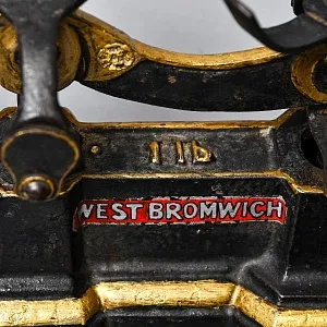 Антикварные Кухонные Весы с чашкой для сыпучих продуктов на 1 фунт, Англия начало ХХ века.