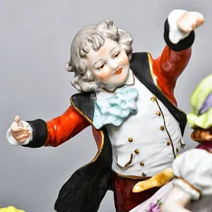 Большая Антикварная Статуэтка «Детские забавы - Ручеек», фарфор Scheibe - Alsbach, Германия.