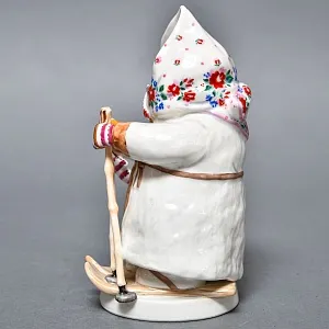 Авторская Коллекционная Фарфоровая Статуэтка «Укутыш или Девочка на лыжах», Россия.