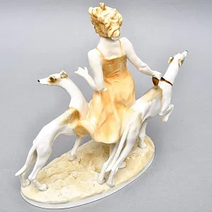 Коллекционная Фарфоровая статуэтка «Девушка с собаками - левретками», Hutschenreuther Германия.