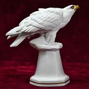 Редкость! Антикварная Фарфоровая Статуэтка «Птица - ОРЕЛ», HERTWIG Германия, 1914 - 1945 годы.