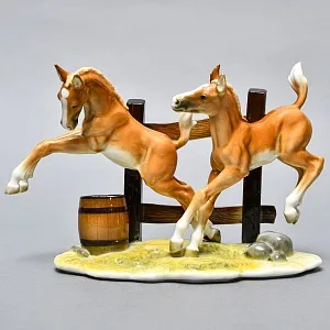 Коллекционная статуэтка «Лошади - Скачущие Жеребята», Фарфор Hutschenreuther Германия, 1970 год.