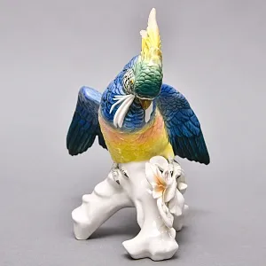 Птица - Коллекционная Статуэтка «Сине-Желтый Какаду на ветке», фарфор Karl Ens Германия 50 гг. 