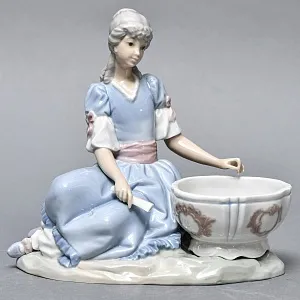 Парные Фарфоровые статуэтки - подставки для ювелирных украшений «Дама и кавалер», Lladro Испания. 