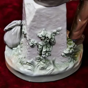 Редкость!!! Коллекционная Фарфоровая Статуэтка «Бродячий музыкант. Скрипач», Lladro Испания - 1974 год.