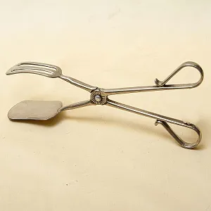 ВИНТАЖНЫЕ СЕРВИРОВОЧНЫЕ ЩИПЦЫ . Металл Silverplate, Англия середина ХХ века.