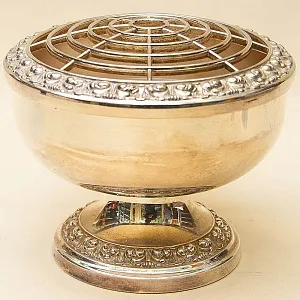 Антикварная Ваза для розовых бутонов «Rose Bowl», Silverplate, SHEFFIELD Англия - первая половина ХХ века.