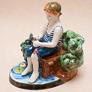 Большая Фаянсовая Статуэтка «Юный Рыбак», Конаковский Фаянс, Россия.